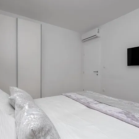 By The Sea Tucepi, Makarska - 23256 Apartamento Tučepi