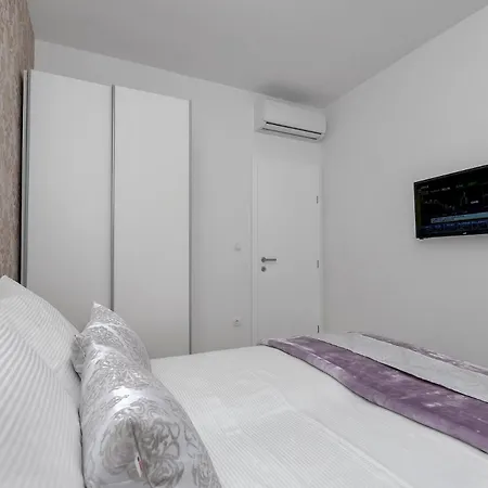 Apartamento By The Sea Tucepi, Makarska - 23256