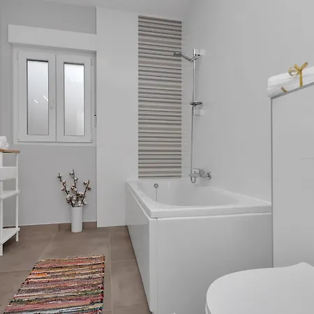 By The Sea Tucepi, Makarska - 23256 Apartamento *