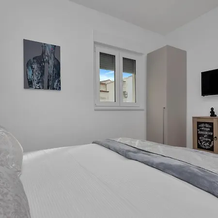 By The Sea Tucepi, Makarska - 23256 Apartamento Tučepi