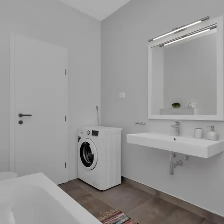 By The Sea Tucepi, Makarska - 23256 Apartamento *