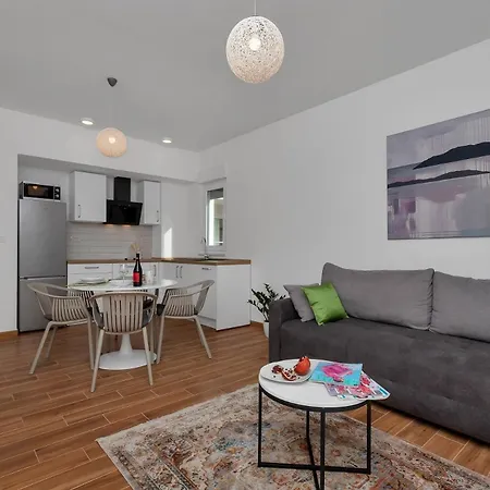 By The Sea Tucepi, Makarska - 23256 Apartamento *