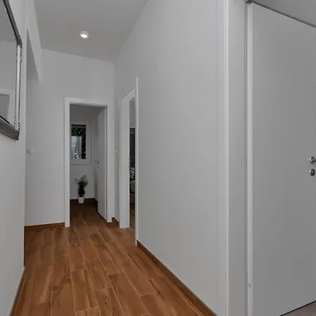 By The Sea Tucepi, Makarska - 23256 Apartamento