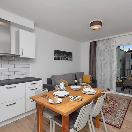Apartamento By The Sea Tucepi, Makarska - 23256 *