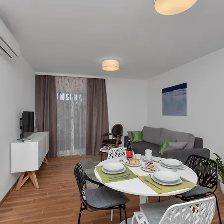 Apartamento By The Sea Tucepi, Makarska - 23256 *